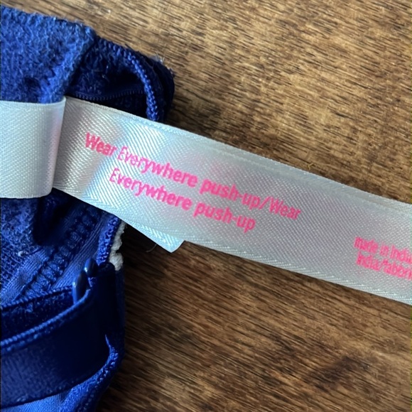 VICTORIA’S SECRET PINK Wear Everywhere Push Up Bra Navy Logo Dog Size 34C - Picture 6 of 8